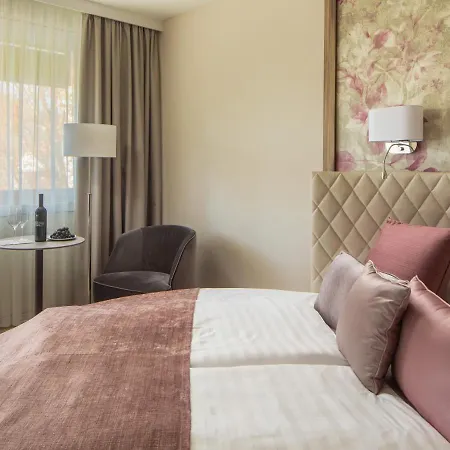 Hotel Carbona Thermal Heviz